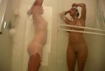 Hawt exgirlfriend doxy Jessie taking a shower with her most excellent pal